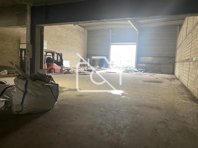 Plus de détails pour Bureau, Local d'activités à louer