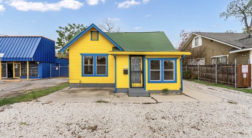 1121 W Hildebrand Ave, San Antonio, TX à vendre - Photo principale – Image 1 sur 17