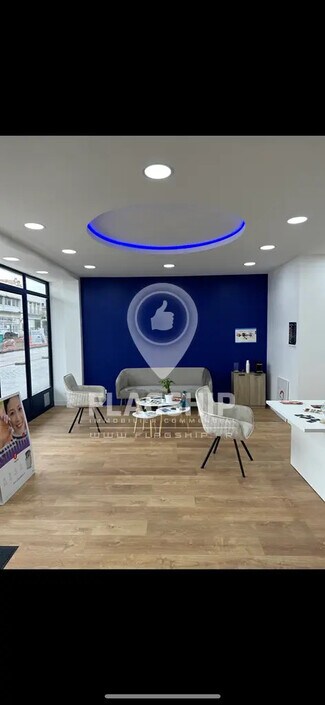 Plus de détails pour Local commercial à louer