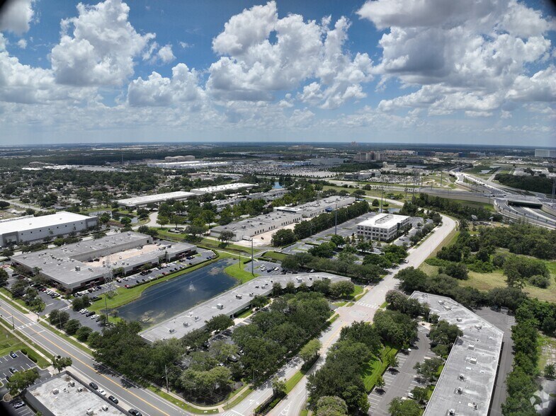 7300-7356 Greenbriar Pky, Orlando, FL à louer – Image 2 sur 32