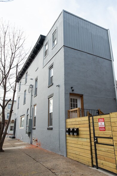 2227 E Cumberland St, Philadelphia, PA à vendre - Photo de l’immeuble – Image 3 sur 40