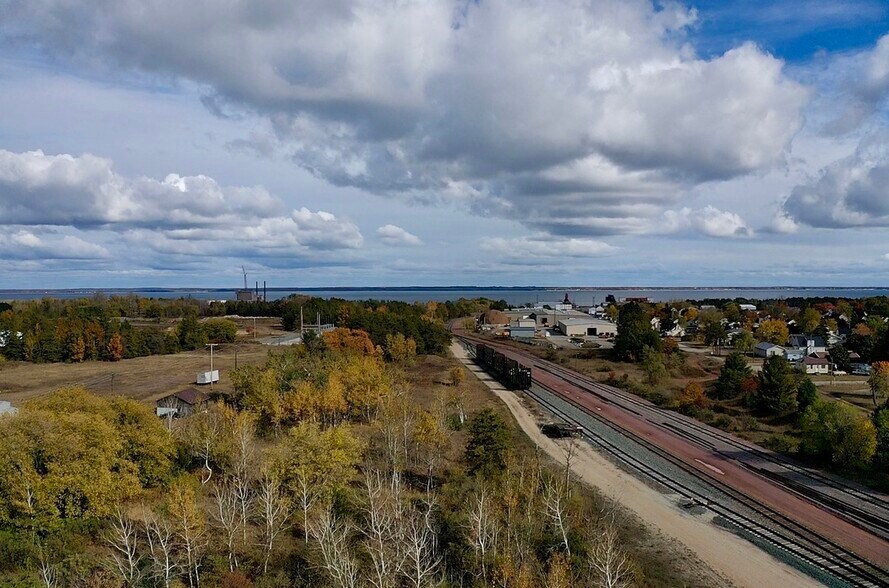 1720 N Lincoln Rd, Escanaba, MI à louer - Photo de l’immeuble – Image 3 sur 7