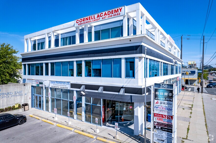 250 Sheppard Ave E, Toronto, ON à louer - Photo de l’immeuble – Image 2 sur 2