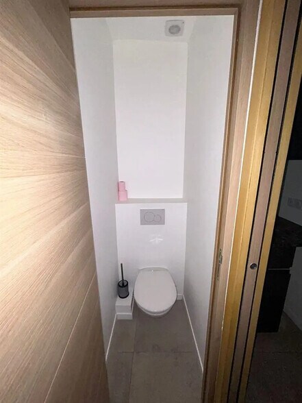 Local commercial dans Enghien-les-Bains à louer - Photo intérieure – Image 3 sur 3