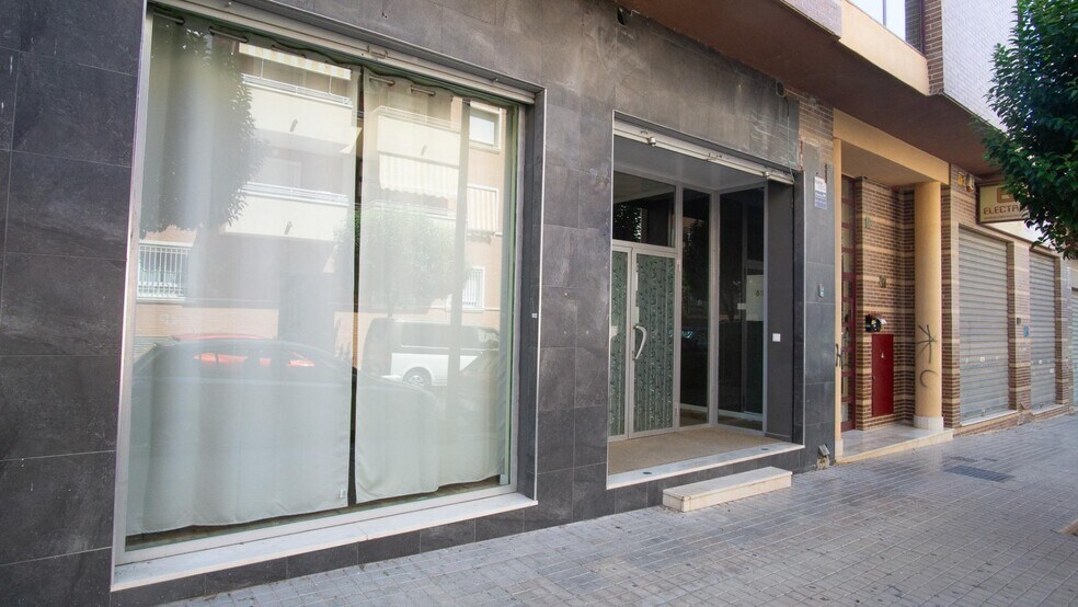 Local commercial dans Petrer, Alicante à louer - Photo de l’immeuble – Image 1 sur 16