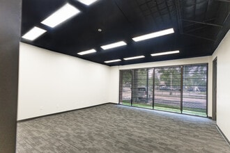 6925 Portwest Dr, Houston, TX à louer Photo intérieure– Image 2 sur 18