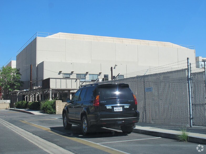 3000 W Alameda Ave, Burbank, CA à louer - Photo principale – Image 1 sur 5