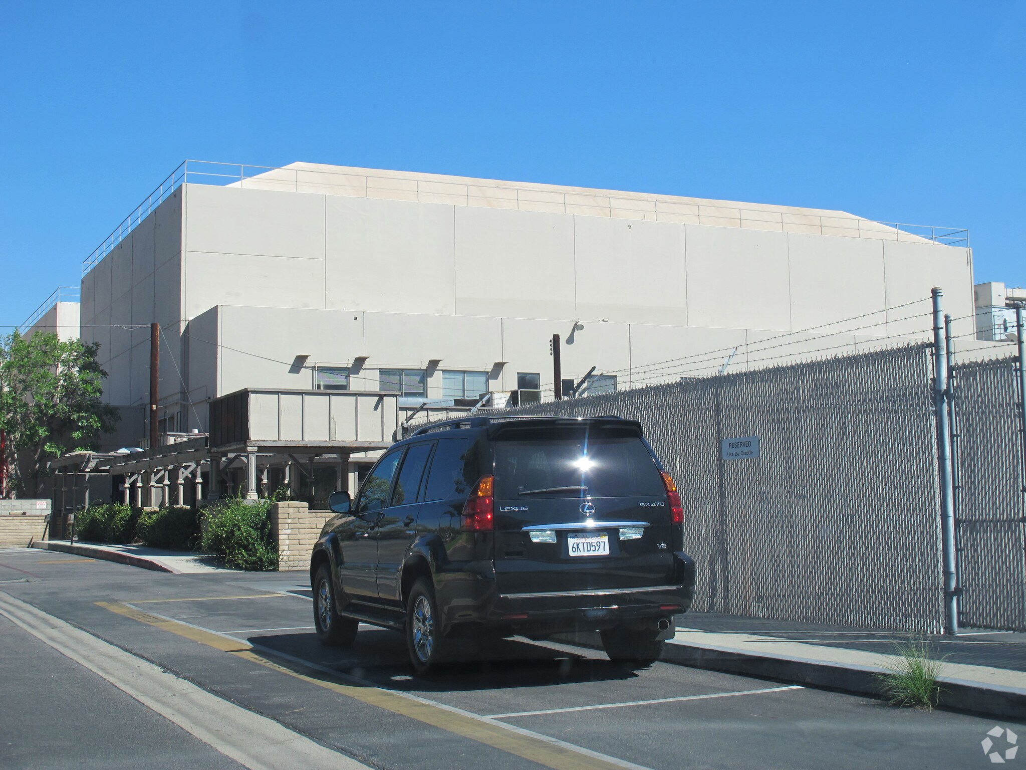 3000 W Alameda Ave, Burbank, CA à louer Photo principale– Image 1 sur 6