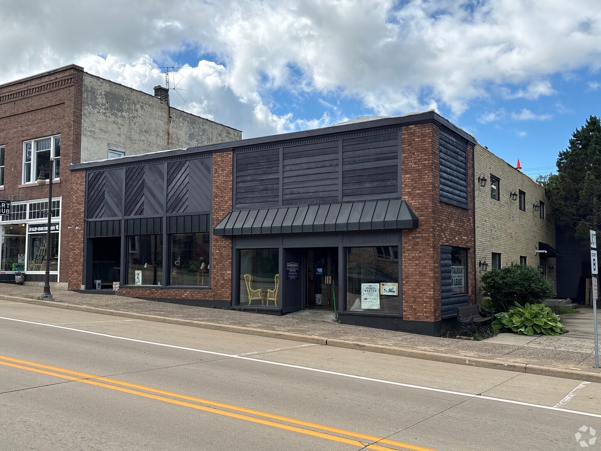149-153 W Main St, Cambridge, WI à louer Photo principale– Image 1 sur 6