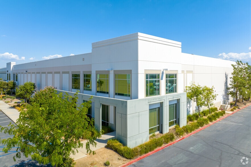 14528 Meridian Pky, Riverside, CA à louer - Photo principale – Image 1 sur 4