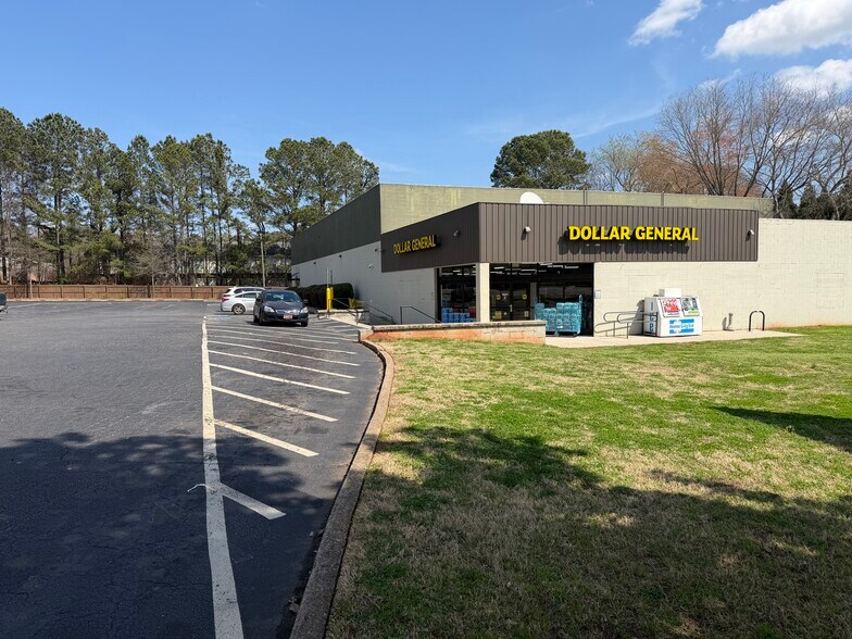 1225 Cedar Shoals Dr, Athens, GA à louer - Photo de l’immeuble – Image 2 sur 7