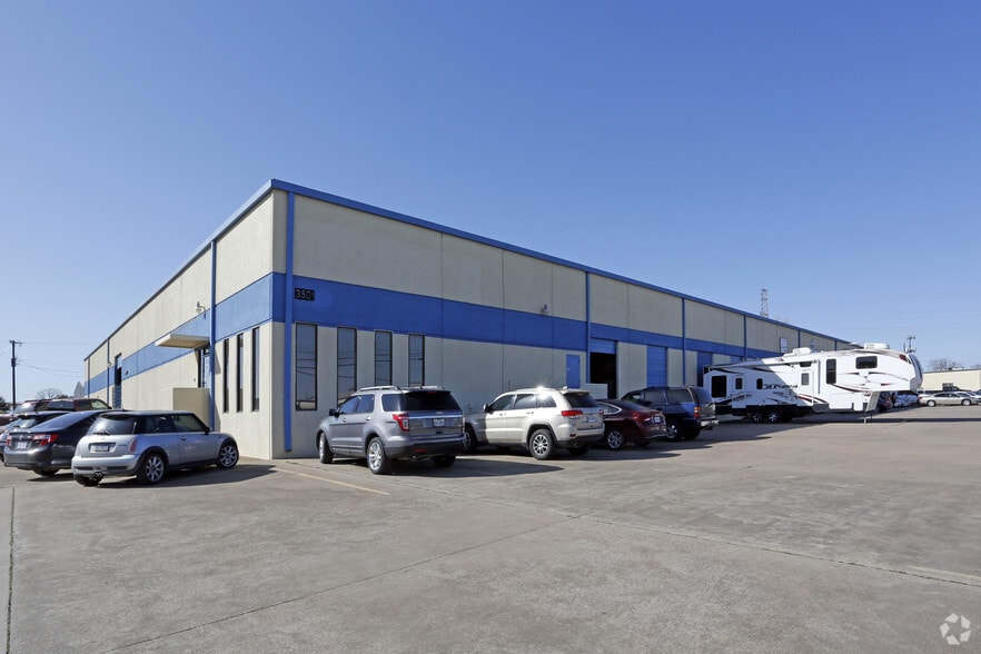3501-3507 S Raider Dr, Hurst, TX à louer - Photo principale – Image 1 sur 13