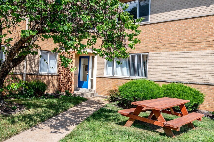 7361 Dale Ave, Saint Louis, MO à vendre - Photo de l’immeuble – Image 2 sur 18