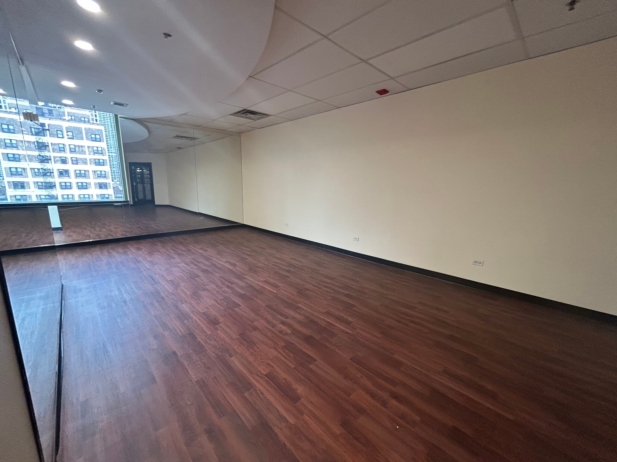 1030 N Clark St, Chicago, IL à louer Photo intérieure– Image 1 sur 4