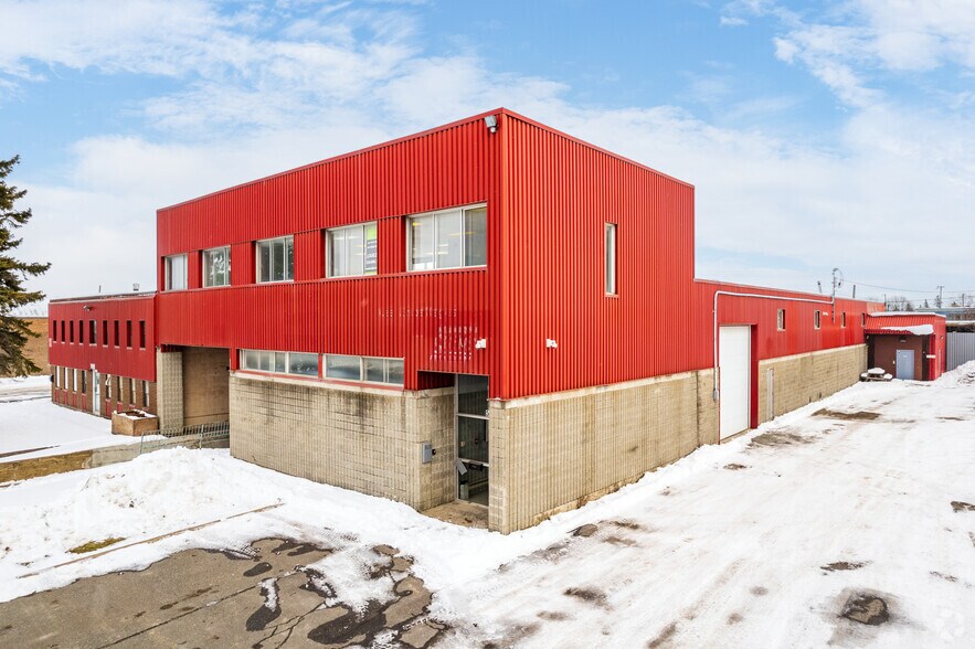 5260 Ramsay Rue, Saint-hubert, QC à louer - Photo de l’immeuble – Image 1 sur 4