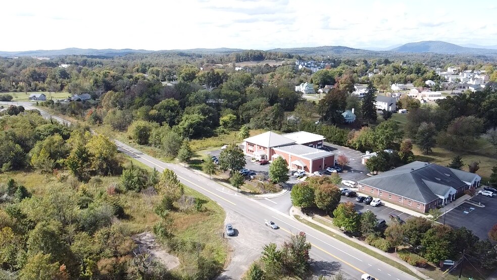 4178 Old Stockyard Rd, Marshall, VA à vendre - Photo de l’immeuble – Image 1 sur 7