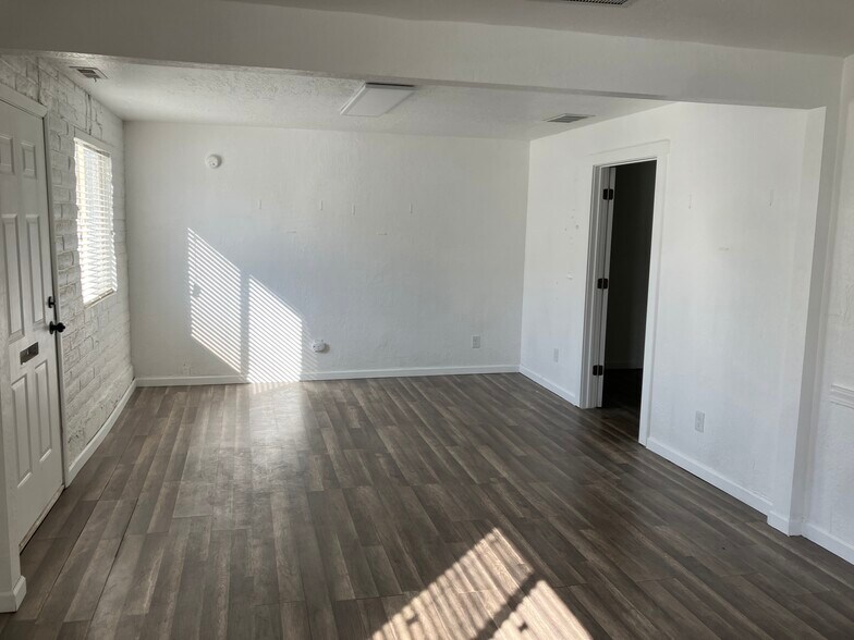 5226 Commerce Dr, Salt Lake City, UT à louer - Photo de l’immeuble – Image 2 sur 11
