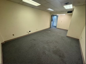 6411 Buswell Rd, Richmond, BC à louer Photo intérieure– Image 1 sur 2