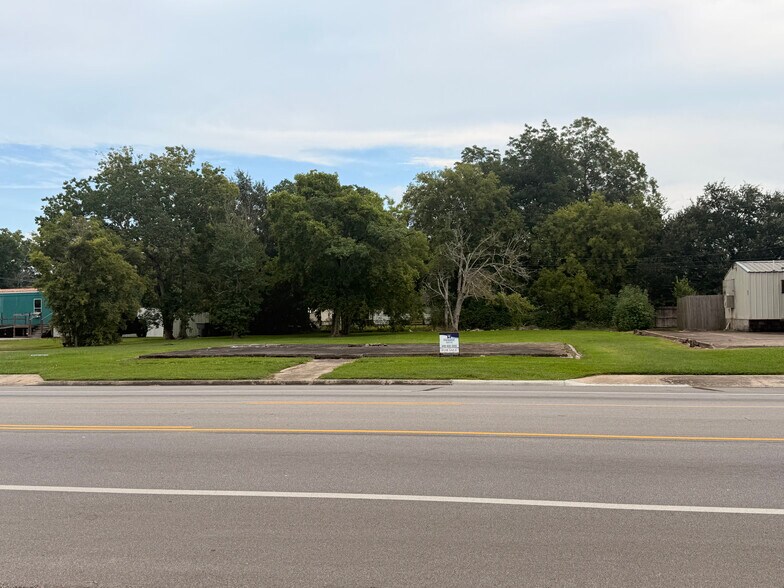 2555 4th st, Beaumont, TX à vendre - Photo de l’immeuble – Image 3 sur 5