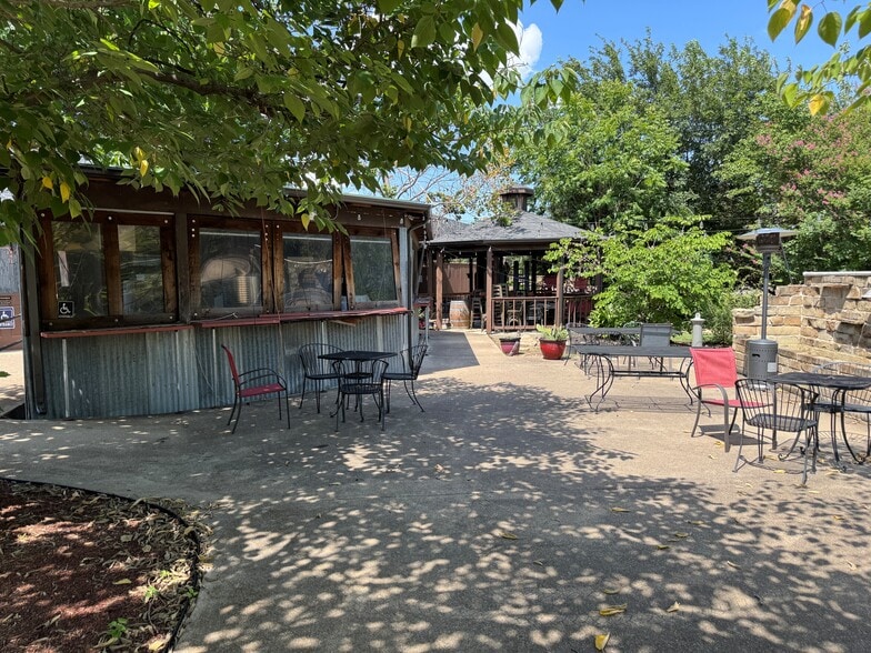 316 Cooper St, Cedar Hill, TX à louer - Photo de l’immeuble – Image 2 sur 10