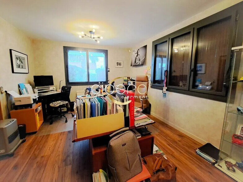 Bureau dans Beaumont à vendre - Photo de l’immeuble – Image 2 sur 9