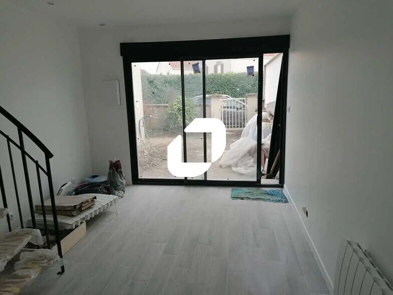 Bureau dans Saint-Leu-la-Forêt à louer - Photo intérieure – Image 2 sur 5