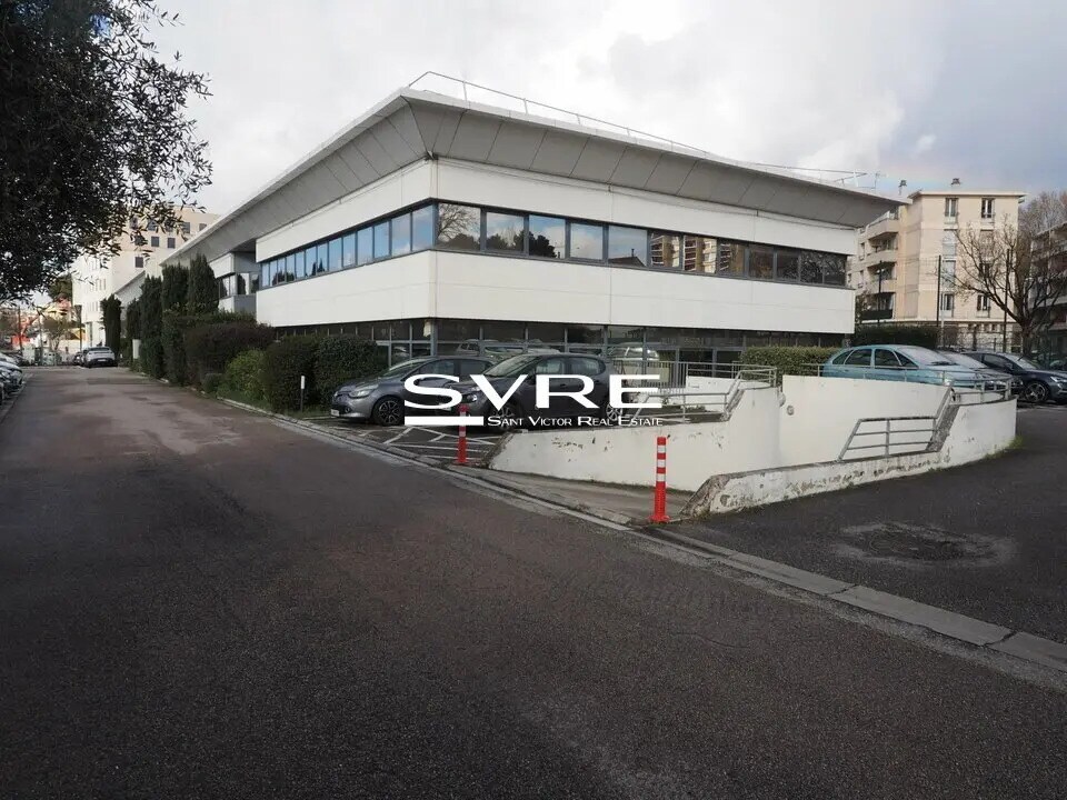 Bureau dans Marseille à louer Photo de l’immeuble– Image 1 sur 13