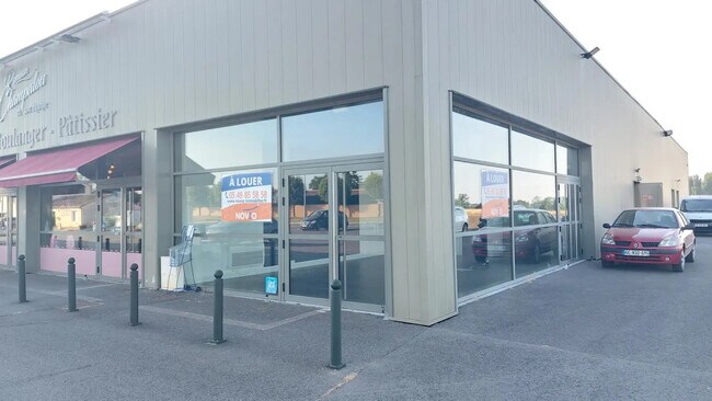 Plus de détails pour Local commercial à louer