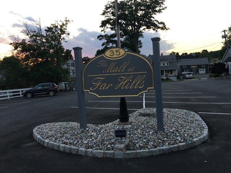 35 US Highway 202, Far Hills, NJ à louer - Photo de l’immeuble – Image 3 sur 15