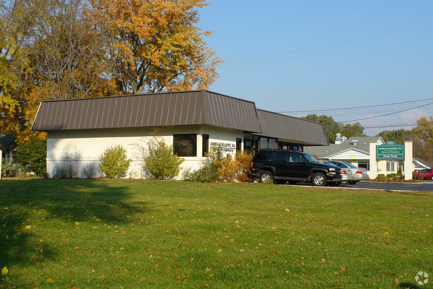 1553 Alpine Ave NW, Grand Rapids, MI à vendre - Photo de l’immeuble – Image 2 sur 5