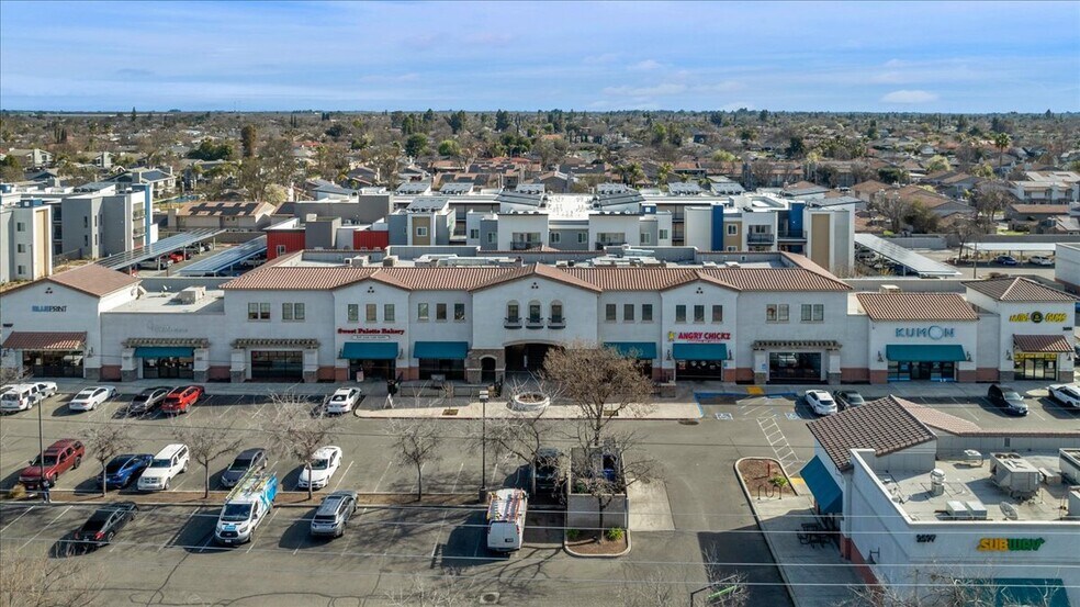2601 N 11th Ave, Hanford, CA à louer - Photo principale – Image 1 sur 13