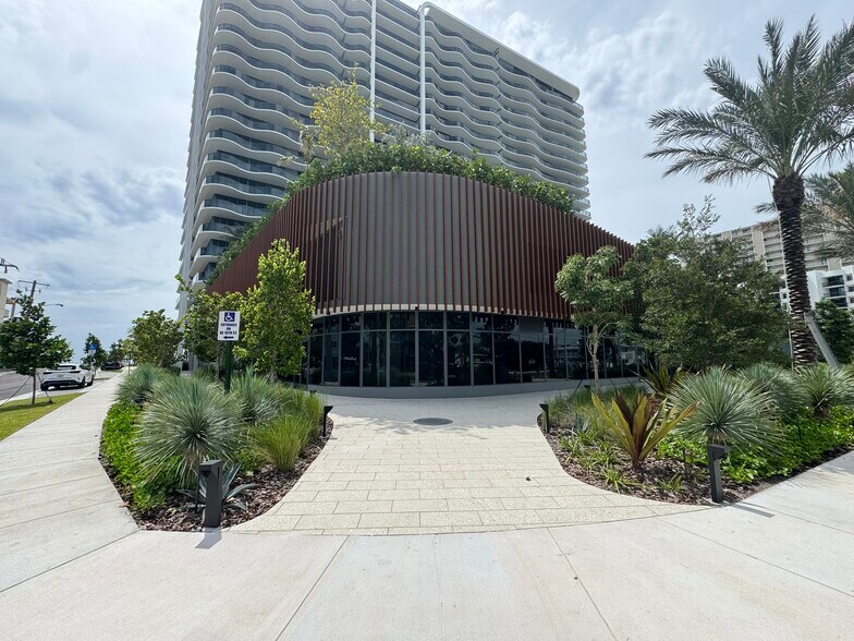 900 N Ocean Blvd, Pompano Beach, FL à vendre - Vidéo sur l’annonce professionnelle – Image 2 sur 13