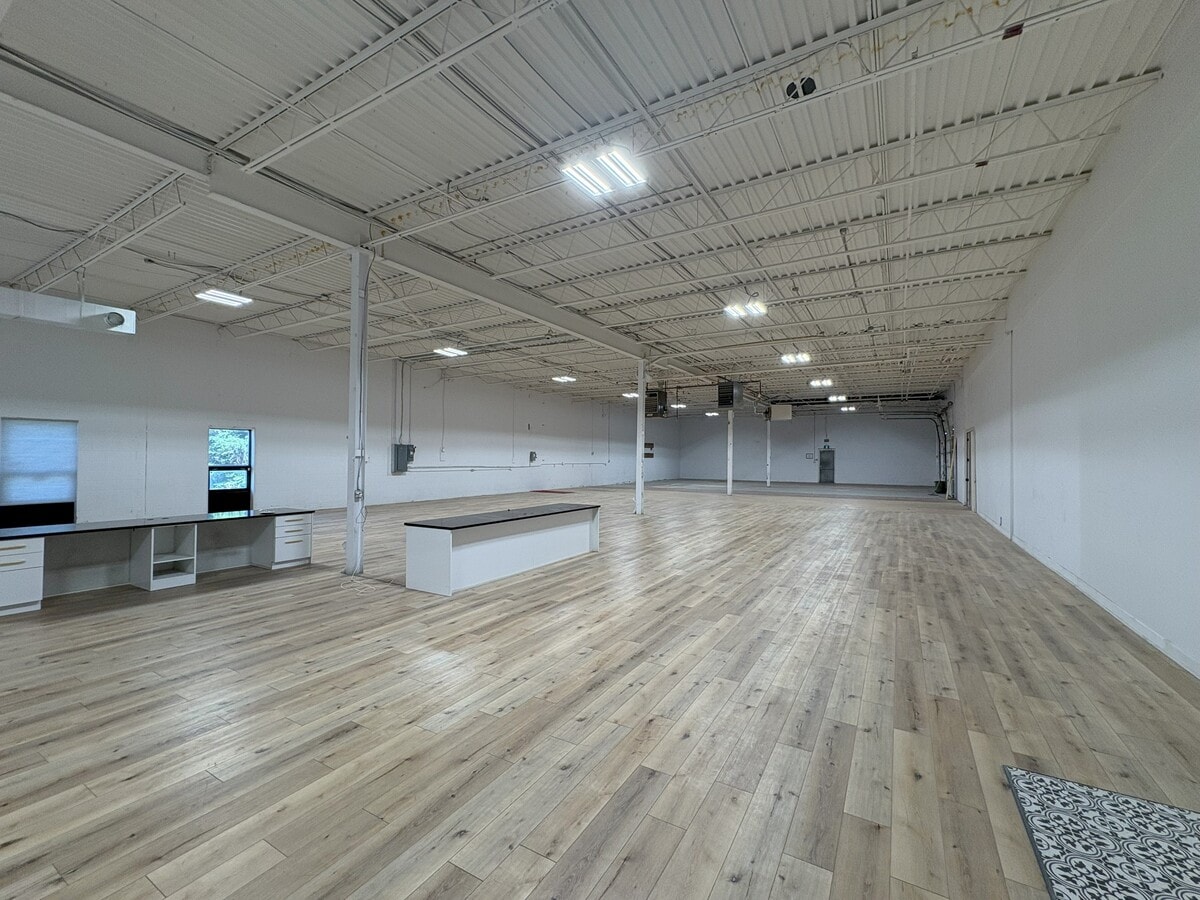 2710 Lancaster Rd, Ottawa, ON K1B 4W8 - Lot 101, 101A -  - Photo intérieure - Image 1 of 9