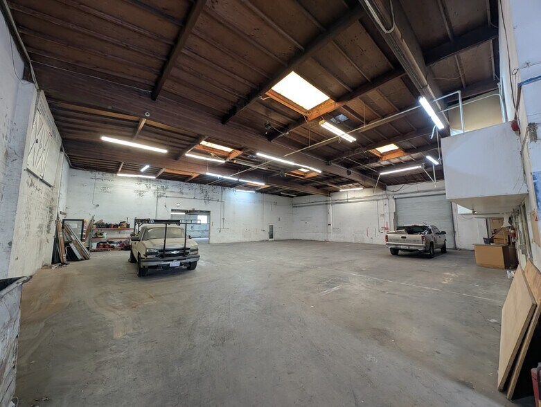 2120 W 15th St, Long Beach, CA à louer - Photo de l’immeuble – Image 3 sur 8