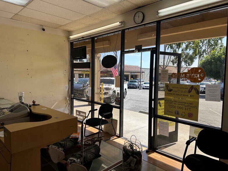 330-352 N Lemon Ave, Walnut, CA à louer - Photo de l’immeuble – Image 3 sur 9