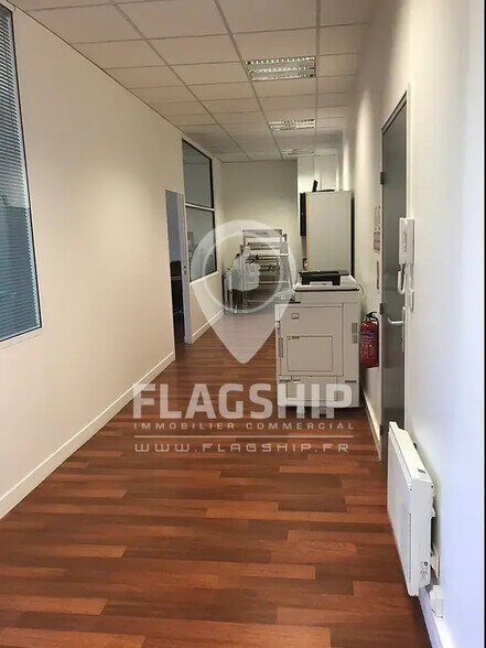 Bureau dans Saint-Ouen-sur-Seine à louer - Photo intérieure – Image 2 sur 8