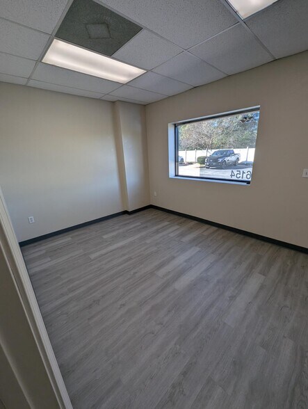 4646 Parkmore Plaza Dr, Milton, FL à louer - Photo intérieure – Image 2 sur 10