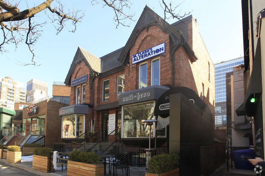 111-113 Yorkville Ave, Toronto, ON à louer - Photo de l’immeuble – Image 1 sur 1