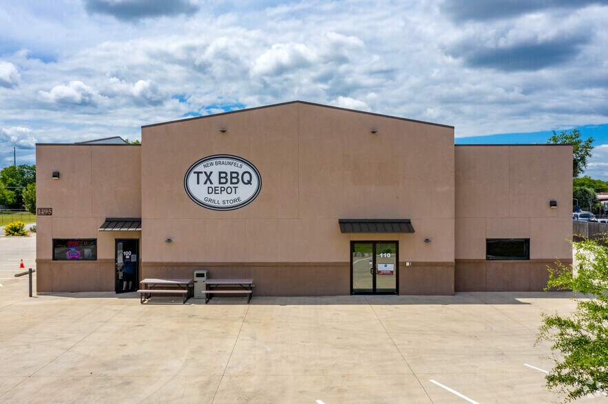 1495 N Business Ih 35, New Braunfels, TX à louer - Photo de l’immeuble – Image 2 sur 2