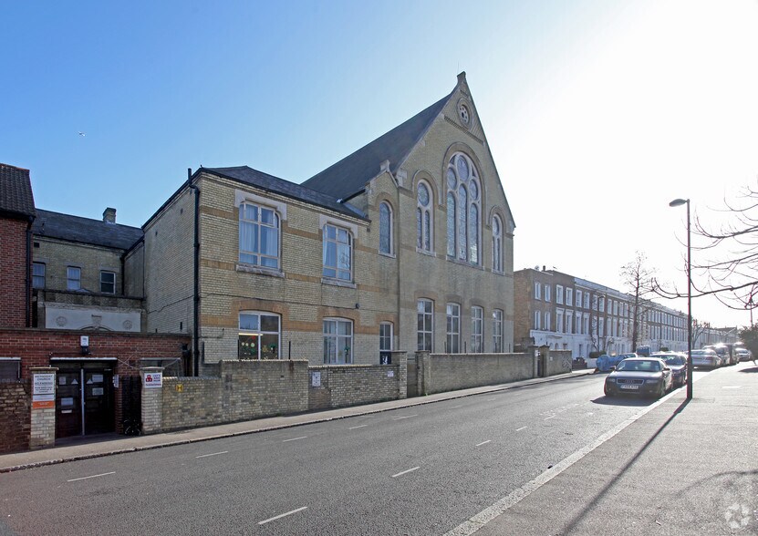 1A Elm Park, Londres à louer - Photo de l’immeuble – Image 2 sur 7