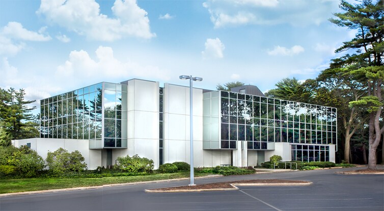 800 Veterans Memorial Hwy, Hauppauge, NY à louer - Photo de l’immeuble – Image 3 sur 3