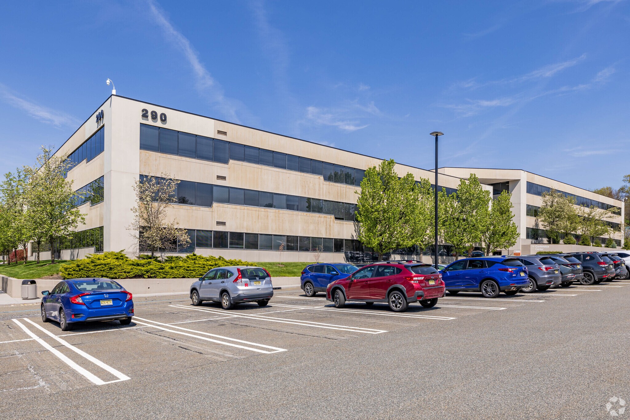 290 W Mount Pleasant Ave, Livingston, NJ à louer Photo principale– Image 1 sur 26