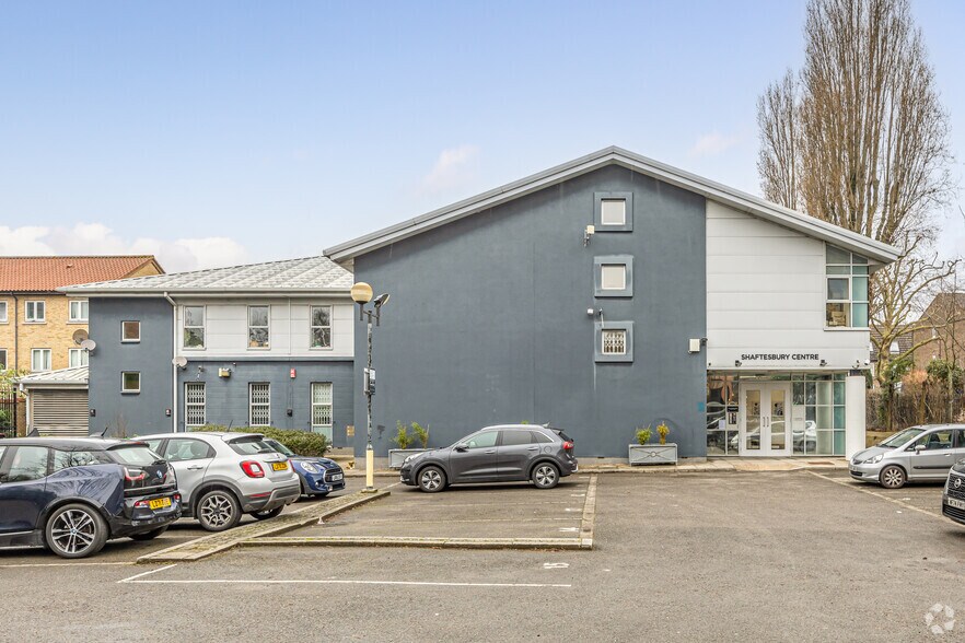 85 Barlby Rd, Londres à louer - Photo principale – Image 1 sur 2