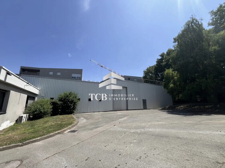 Local d’activités dans Orvault à louer - Photo de l’immeuble – Image 3 sur 10