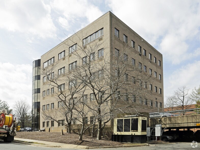 3028 Javier Rd, Fairfax, VA à louer - Photo de l’immeuble – Image 3 sur 3