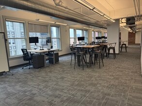 310 SW 4th Ave, Portland, OR à louer Photo intérieure– Image 1 sur 4