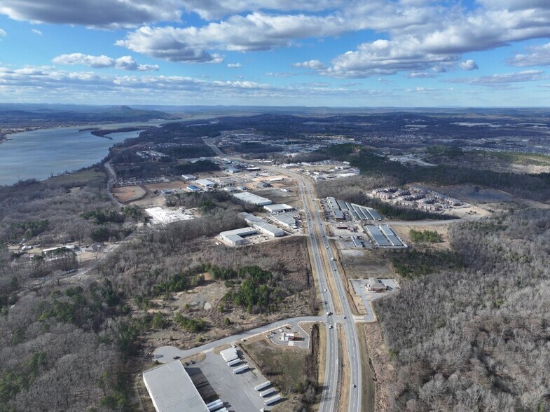 9700 Maumelle Blvd, North Little Rock, AR à louer - Photo de l’immeuble – Image 3 sur 8