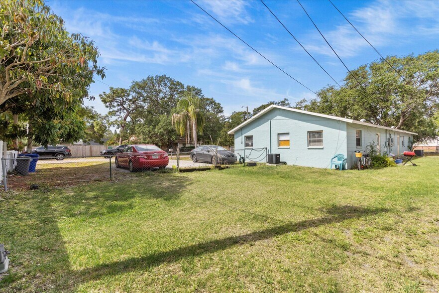5651 Crestmont St, Clearwater, FL à vendre - Photo de l’immeuble – Image 3 sur 35