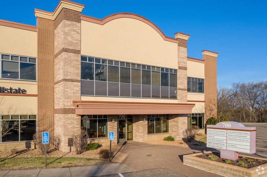 670 Commerce Dr, Woodbury, MN à louer - Photo de l’immeuble – Image 3 sur 13