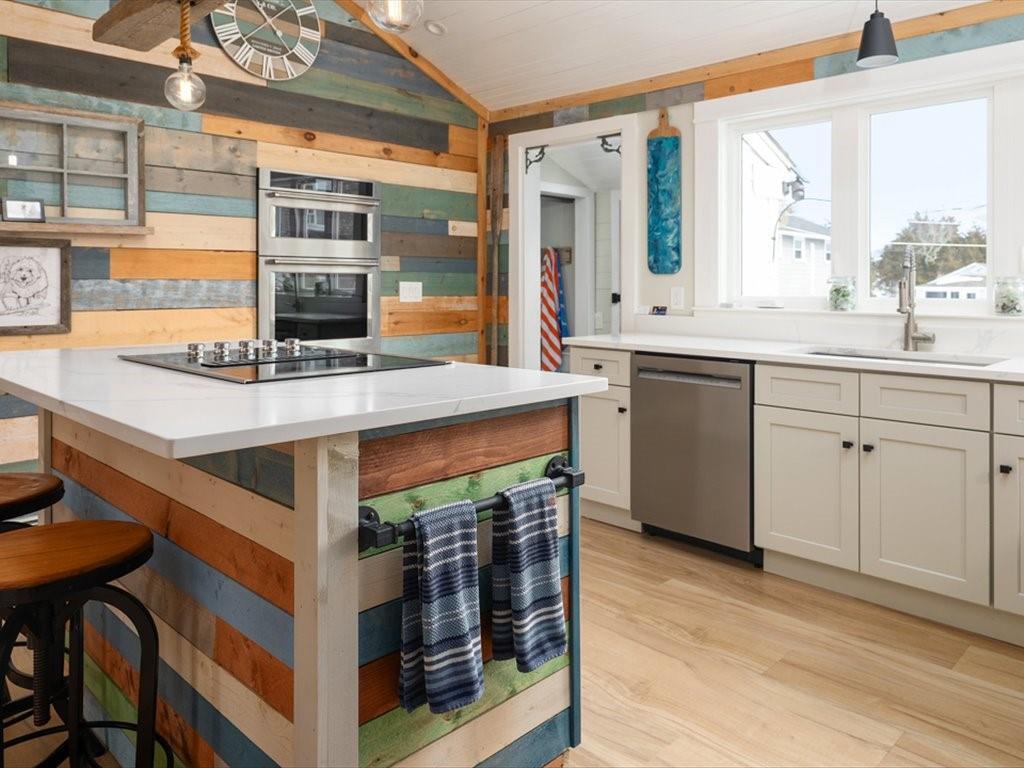 25 Crandall Ave, Westerly, RI à vendre Photo principale– Image 1 sur 12